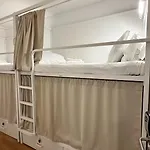 Coliving Moderno Com Lindo Jardim