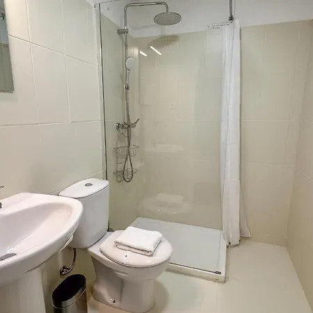 Coliving Moderno Com Lindo Jardim