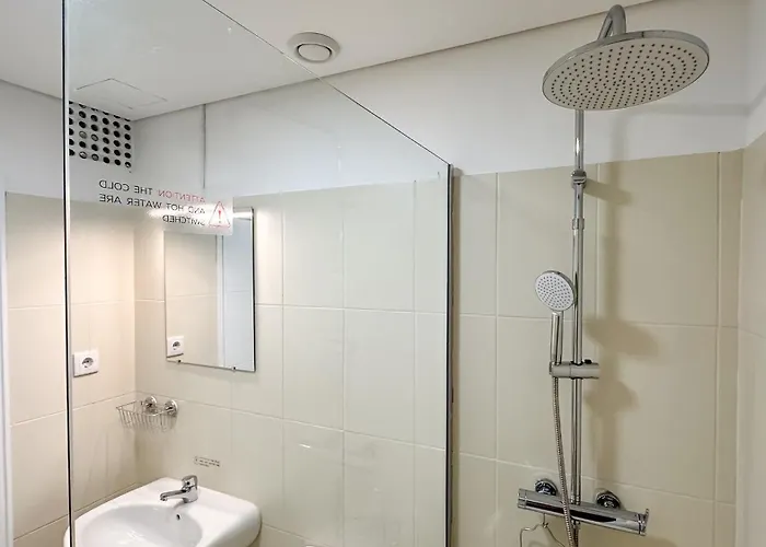 Coliving Moderno Com Lindo Jardim ホステル ポルト