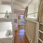 Hostel Coliving Moderno Com Lindo Jardim