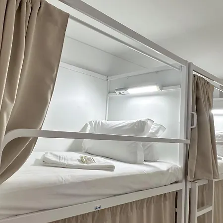 Coliving Moderno Com Lindo Jardim *