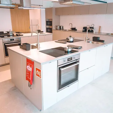 Coliving Moderno Com Lindo Jardim *