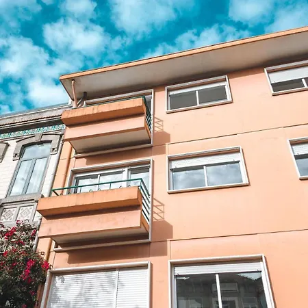 Coliving Moderno Com Lindo Jardim