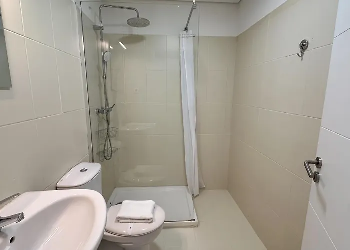 Coliving Moderno Com Lindo Jardim