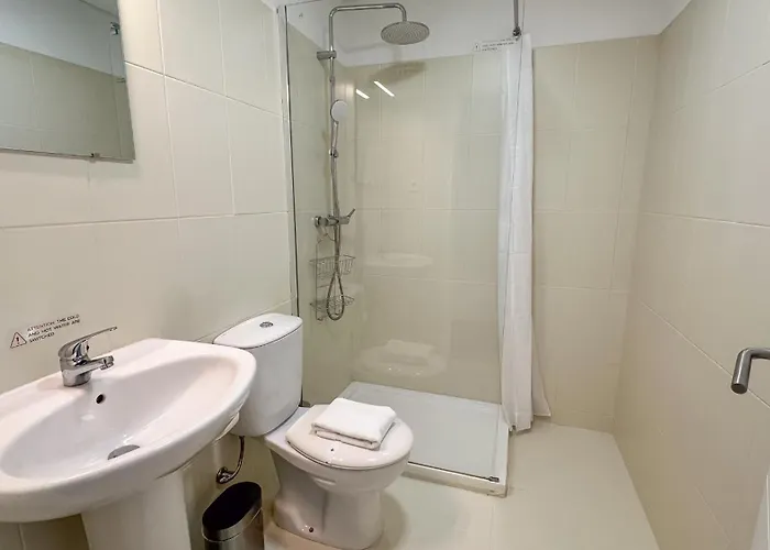 Coliving Moderno Com Lindo Jardim