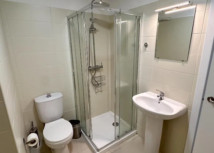 Coliving Moderno Com Lindo Jardim