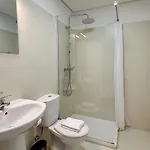 Hostel Coliving Moderno Com Lindo Jardim