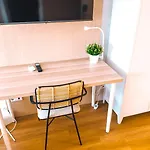 Hostel Coliving Moderno Com Lindo Jardim