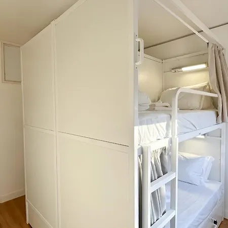 Coliving Moderno Com Lindo Jardim ホステル ポルト