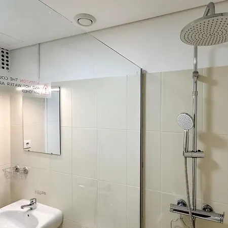 Coliving Moderno Com Lindo Jardim ホステル ポルト