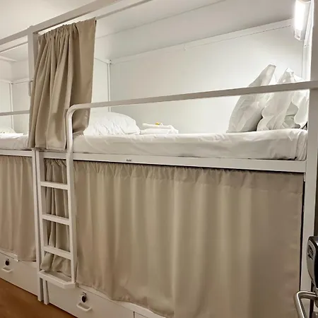 Coliving Moderno Com Lindo Jardim