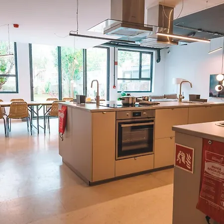 Coliving Moderno Com Lindo Jardim ポルト